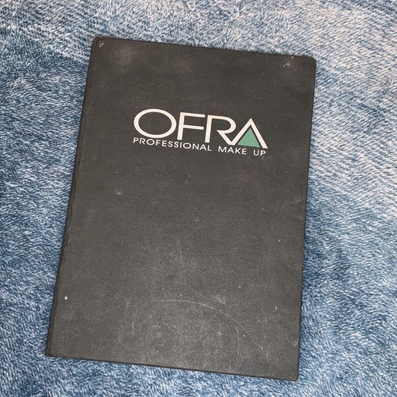 Ofra on the glow highlighter/bronzer palette - Picture 2 of 12